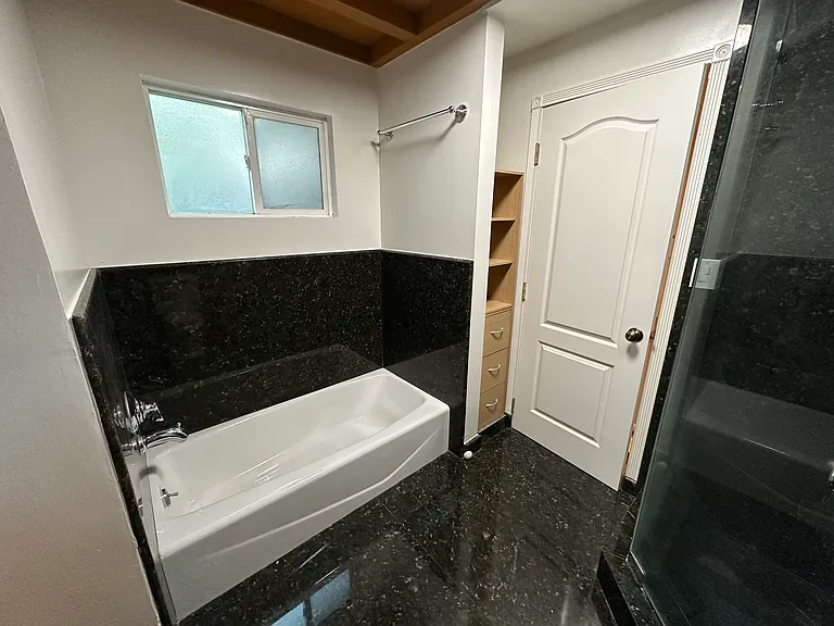 Master Bath Tub