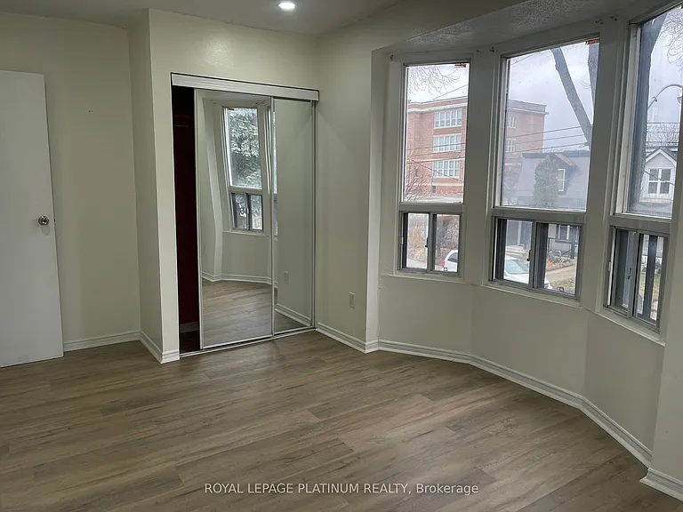 700 Brock Ave — Photo 16