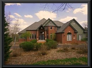 W336N922 Meadow Ln, Delafield, WI 53018