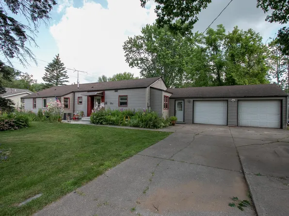 308 2nd St SE, Braham, MN 55006