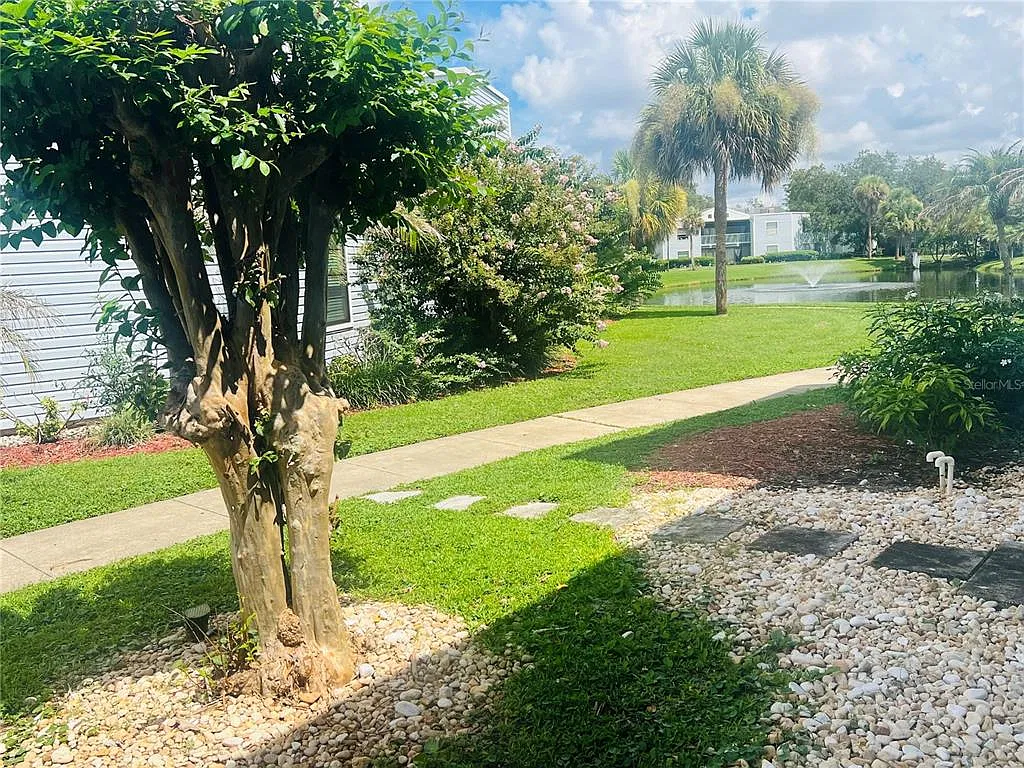 2 bed, 2.0 bath, 820 sqft, $1,650 — Photo 4