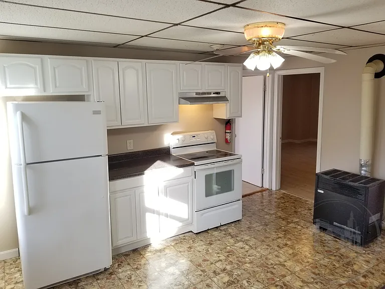  15 Walnut St 3rdflr 2b/1b Updated Newfloors Newpaint 1smpetok Prkg — Photo 13