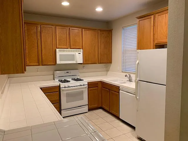 52 Picasso Ct — Photo 10