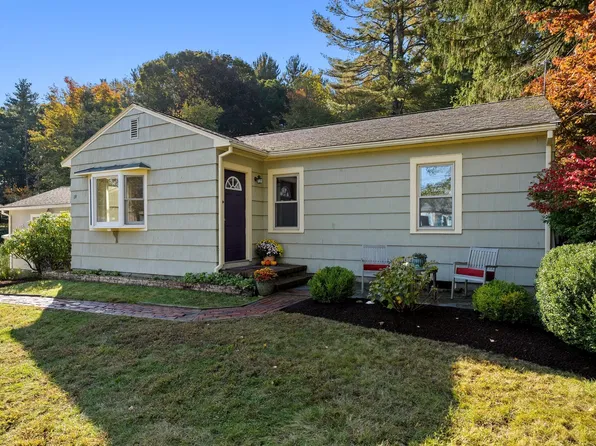 19 Autumn Cir, Canton, MA 02021