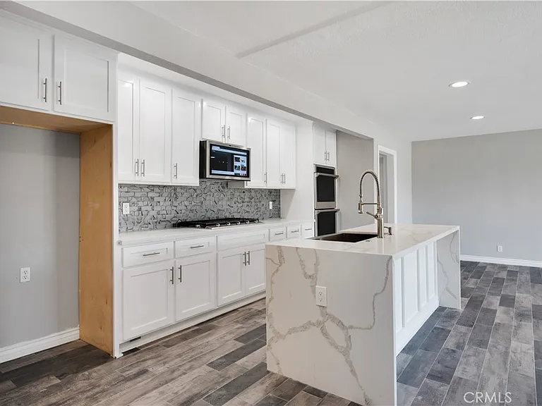 517 N Chalburn Ave — Photo 6
