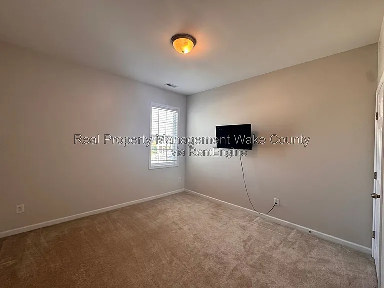 1365 Regulator St — Photo 15