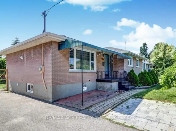 482 Nipigon St, Oshawa, ON L1J 4P4