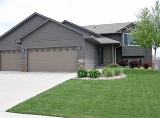 2808 S Lucerne Ave, Sioux Falls, SD 57106