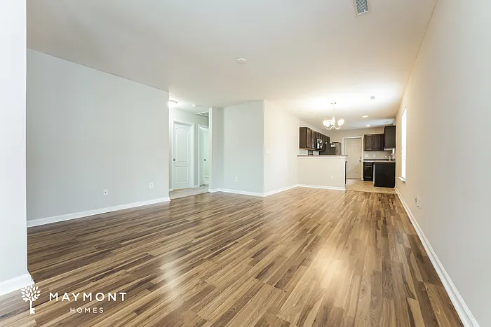 3 bed, 2.0 bath, 1241 sqft, $2,095 — Photo 3
