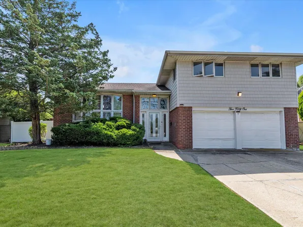 541 Woodbury Road, Plainview, NY 11803