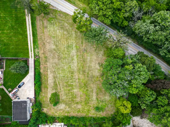 8950 Wolf Rd, Burr Ridge, IL 60527
