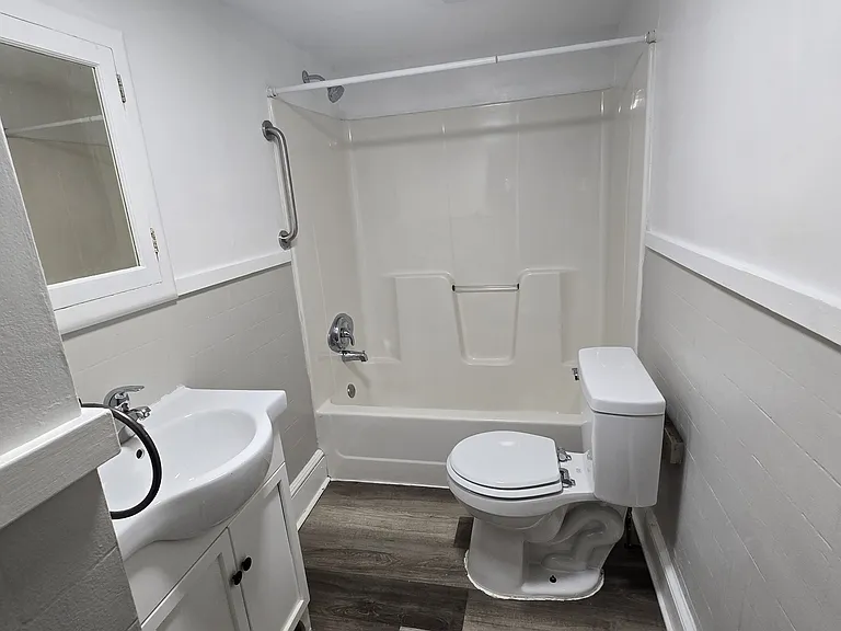 715 Oak Hill Ave #3-S — Photo 13