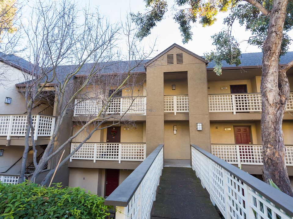 1st image of 687 Royston Ln APT 326