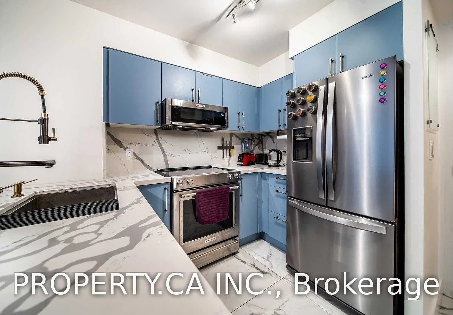219 Fort York Blvd — Photo 4