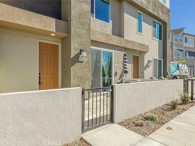 27555 Sanctuary Ct — Photo 2