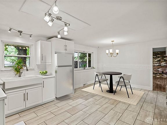 4th image of 2161 Cherry Oak Dr