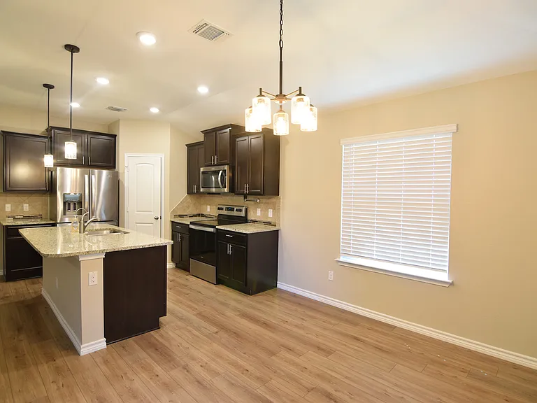 5914 Galveston Rd — Photo 4