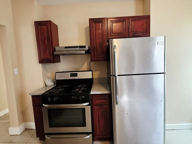 124 Southview St #1 — Photo 3
