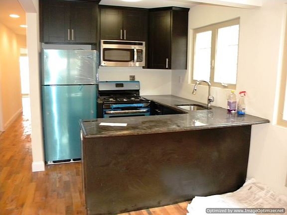 4th image of 13731 Belknap St