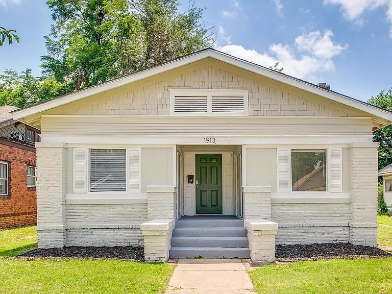 1913 W Oklahoma Ave — Photo 3