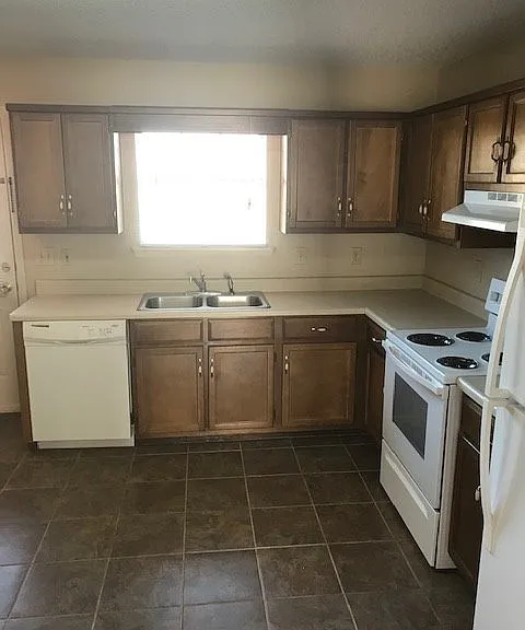 41 Carriage Ln #1-8 — Photo 6