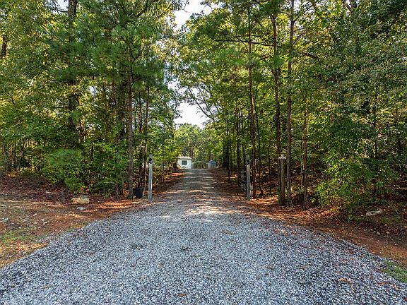 2nd image of 405 Glade Rd
