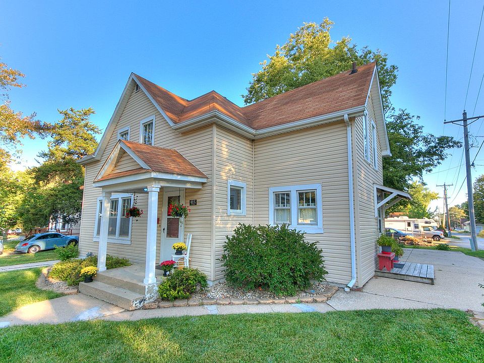 915 1st St, Boone, IA 50036 Zillow