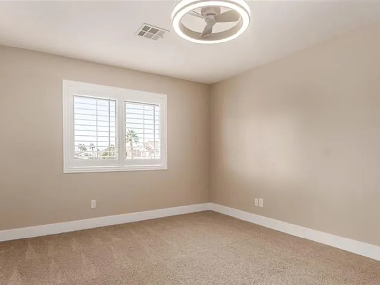 264 Pointe Ranier Ave — Photo 29