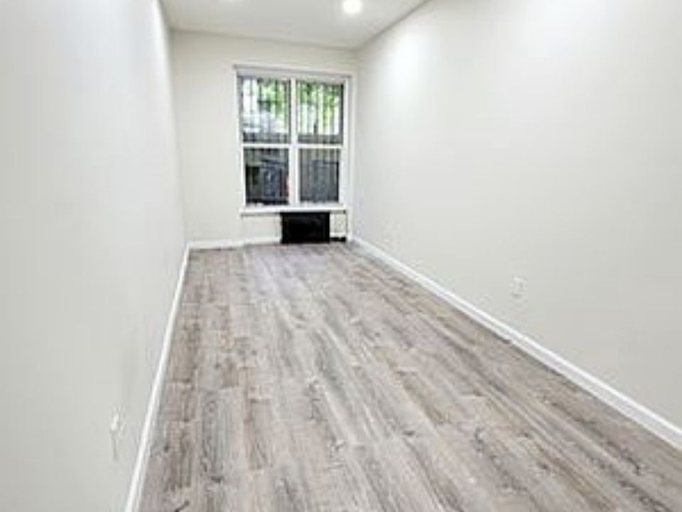 1st image of 335 W 19th St #A20