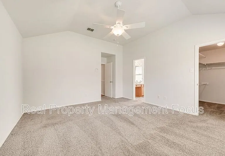 1004 Trickham Dr — Photo 19