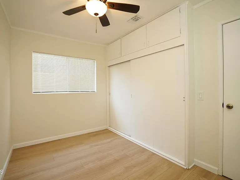 2938 Warwick Ave — Photo 9