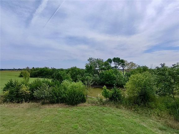 3rd image of 1313 16th Rd