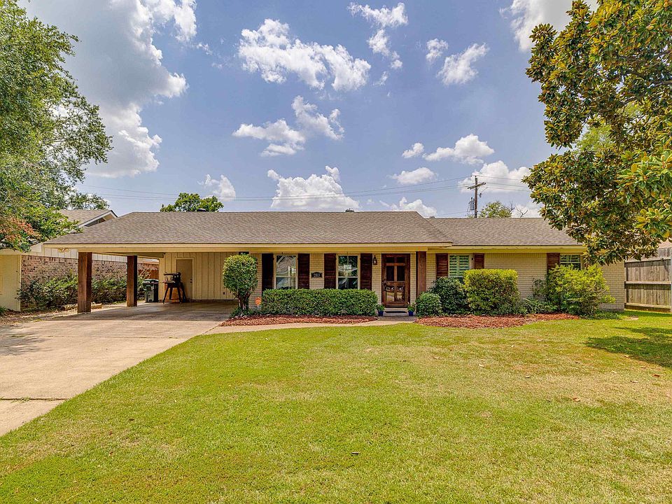 1st image of 2113 Edgewood Dr