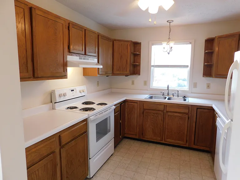 4770 N Briar Gate Dr — Photo 2