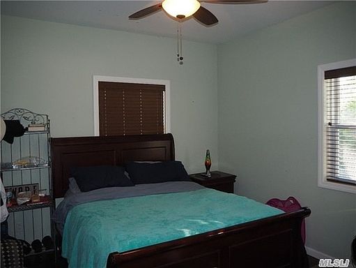 3rd image of 249 Bayville Ave
