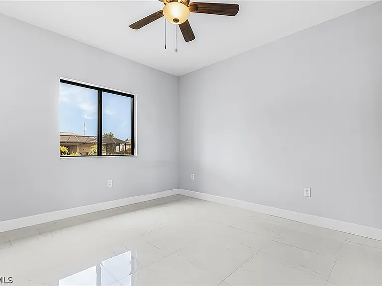 2427 Tropicana Pkwy W — Photo 17