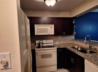 Hampton Court, Hollywood, FL 33023