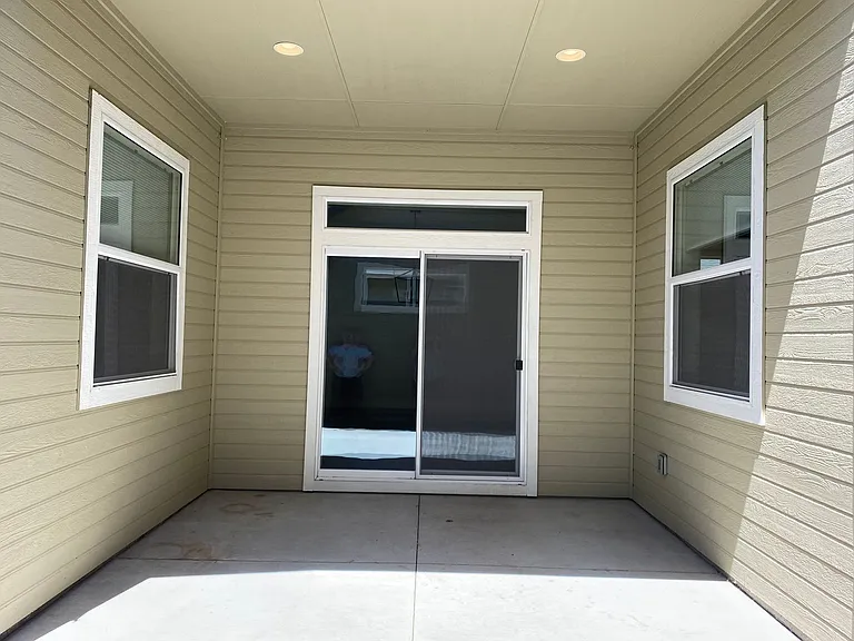 481 W Peck St — Photo 31