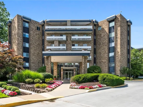 2112 Acacia Park Dr APT 607, Lyndhurst, OH 44124