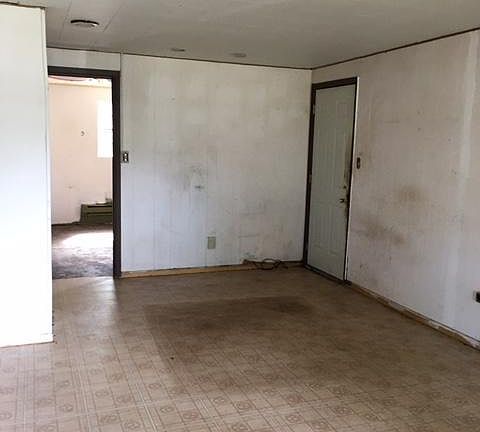 2nd image of 1583 Garden Ave