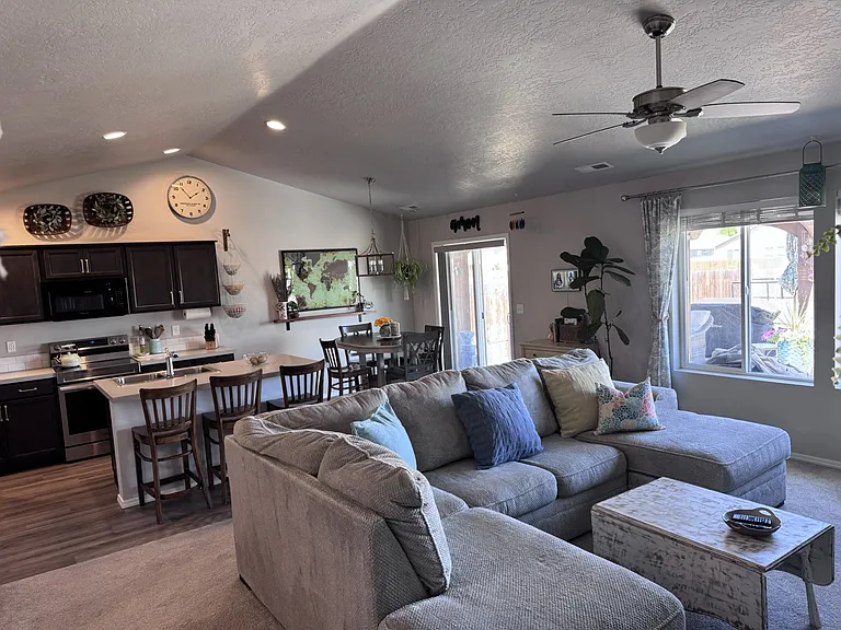 19576 Newhall Pl — Photo 11