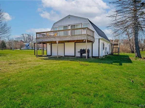 4654 Thilk Dr, Wilson, NY 14172