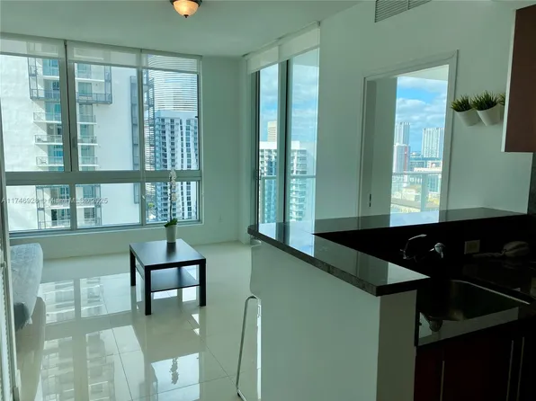 300 S Biscayne Blvd APT 2711, Miami, FL 33131