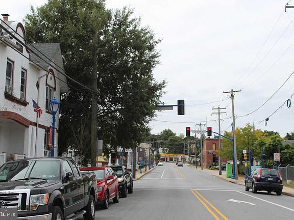 5th image of 380 Bridge St