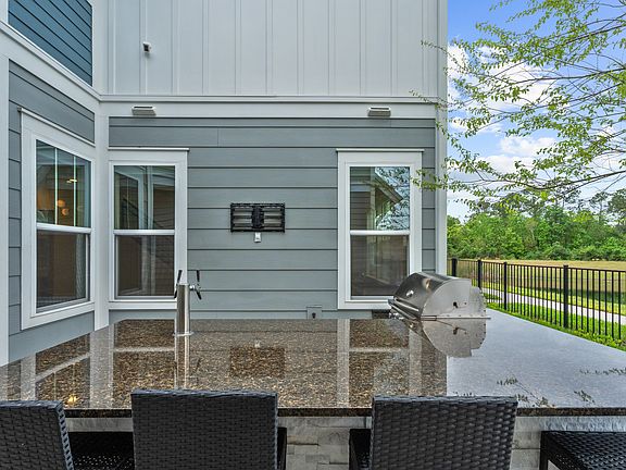 Outdoor Gourmet Kitchen
