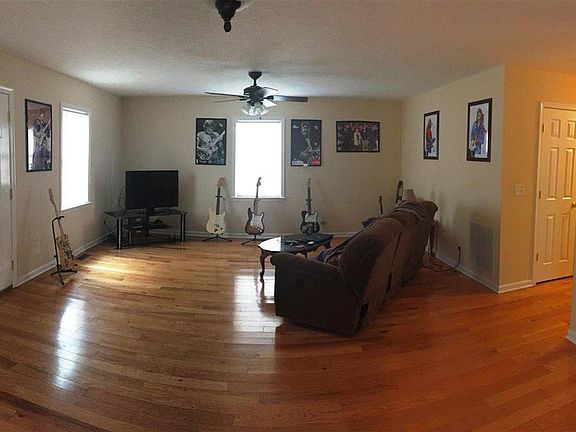 5th image of 725 Mineola St