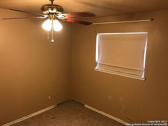 4th image of 5923 Seacroft Dr