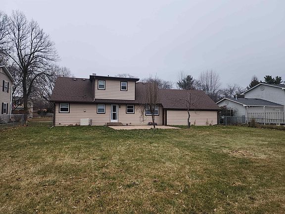2nd image of 1923 Charlotte Dr