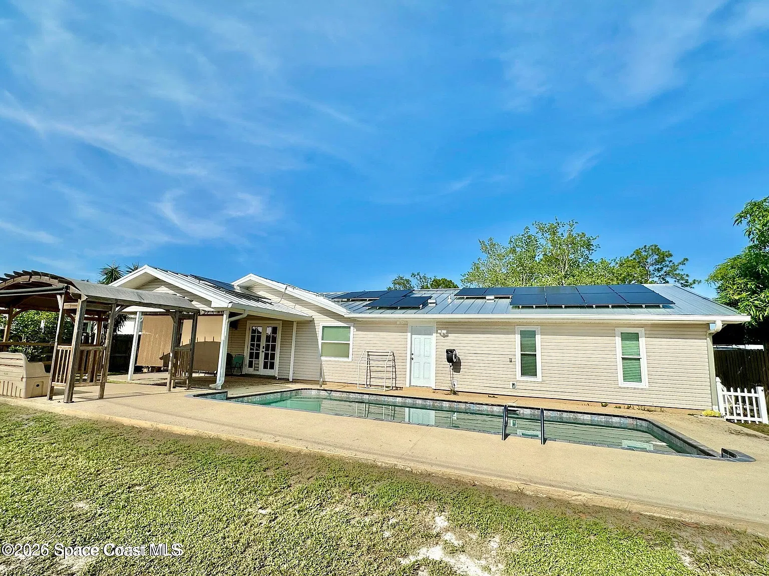 4 bed, 2.0 bath, 1796 sqft, $2,600 — Photo 4