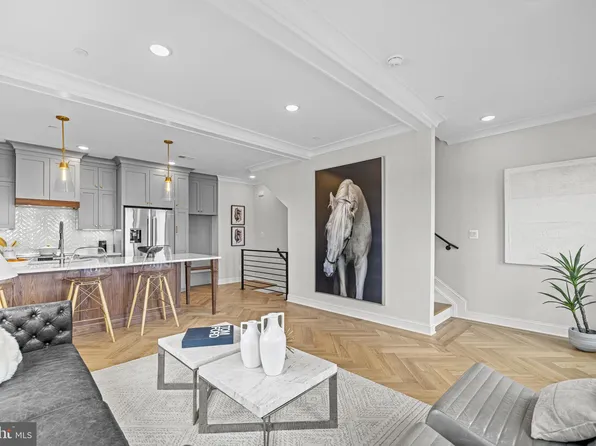 217 16th St NE #9, Washington, DC 20002